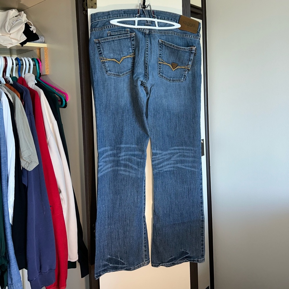 Guess Slim Boot Jean - Picture 3 of 4